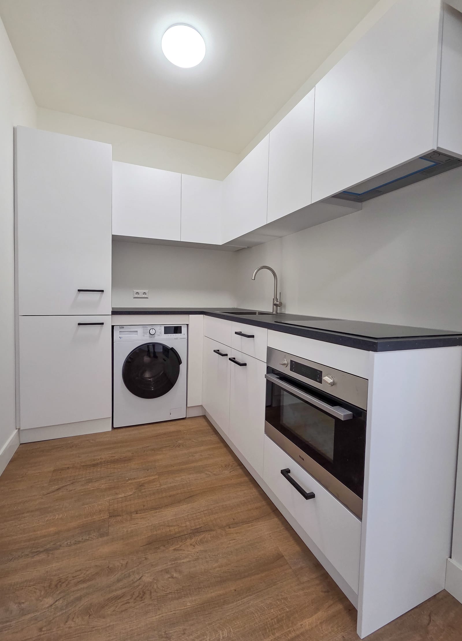 Nieuwe keuken in een appartement aan de Bekensteinselaan in Amersfoort — DCO Bouw